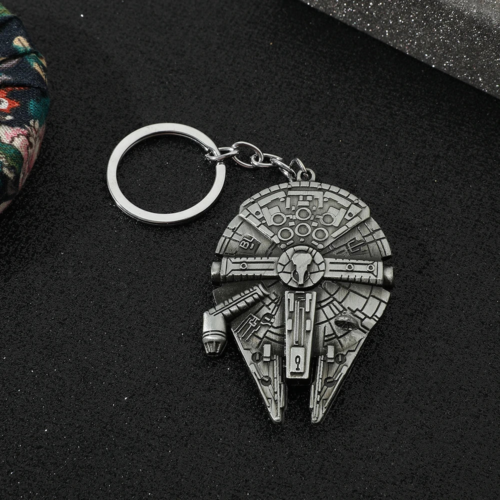 Millennium Falcon Metal Pendant Keyring - Star Wars - Spaceship Keychain